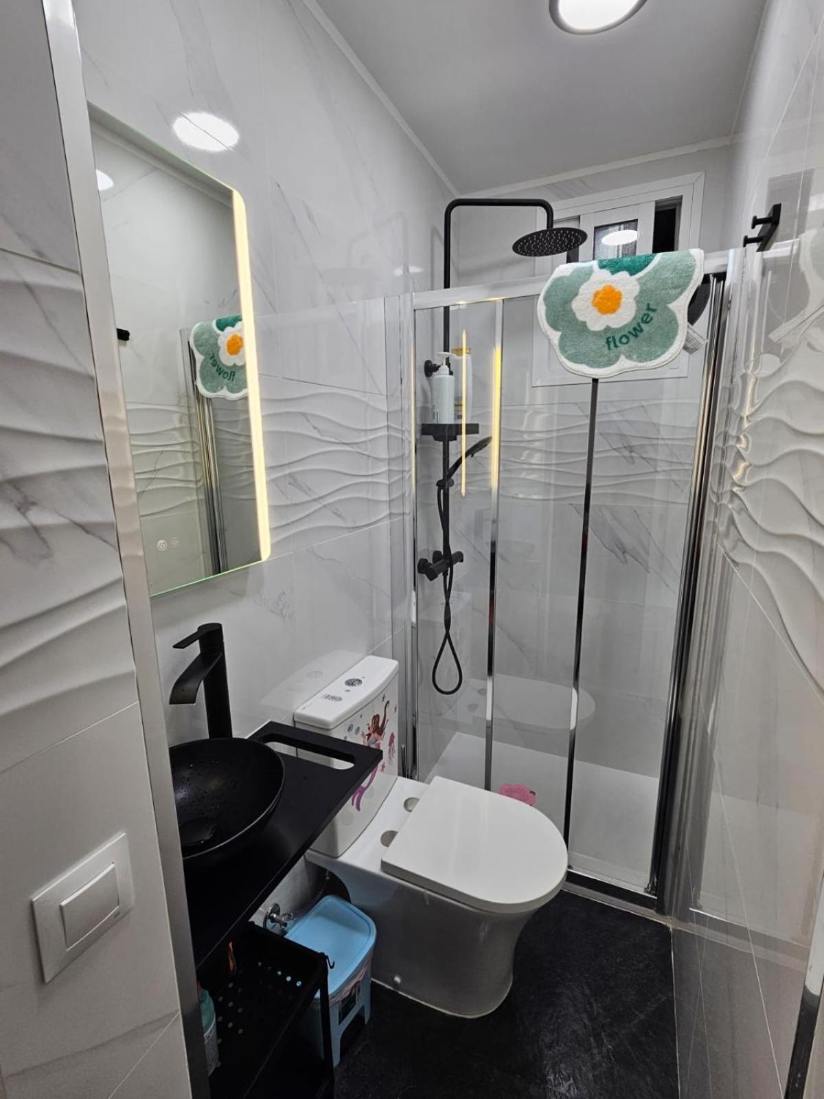 Habitacion Doble Con Bano Privado L'Hospitalet de Llobregat Luaran gambar